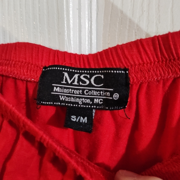 Red Women's Romper By Mainstreet  Collections. Size S/M. Excellent Condition - Picture 2 of 3